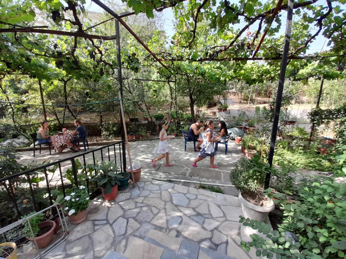 Camping Late Hotel Gjirokaster Exterior photo
